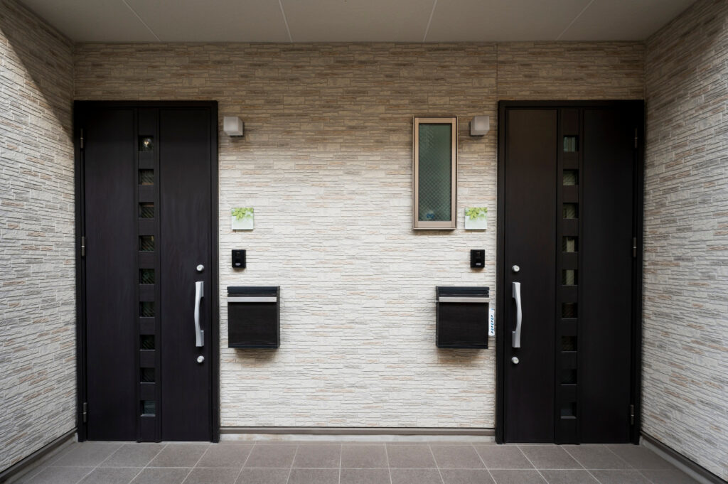 modern-doors-house-entrance-japan-building